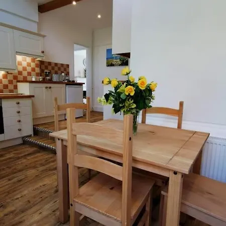 Beautiful Gate House A 4 Minute Walk From Beach Bognor Regis Exterior photo