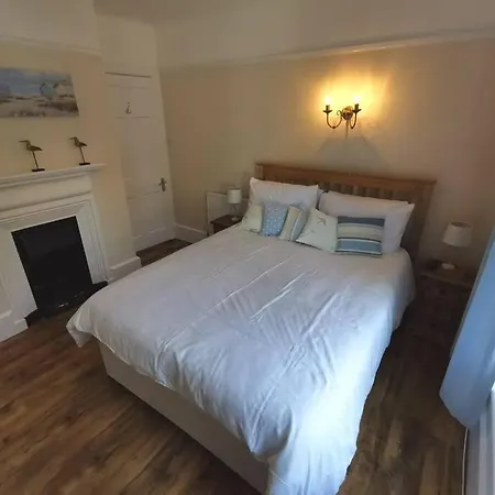 Beautiful Gate House A 4 Minute Walk From Beach Bognor Regis Exterior photo