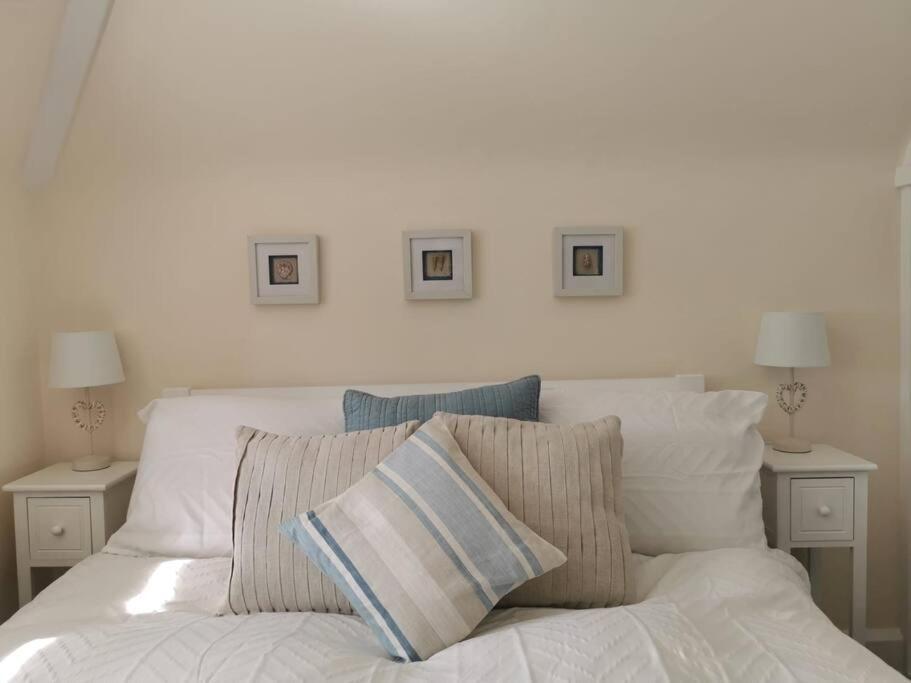 Beautiful Gate House A 4 Minute Walk From *