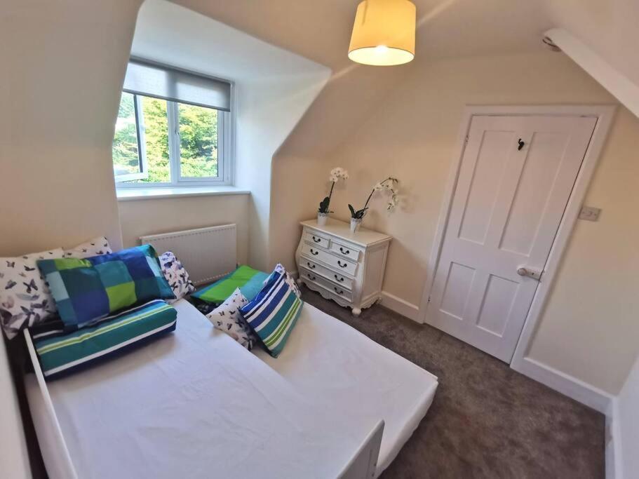 Beautiful Gate House A 4 Minute Walk From *