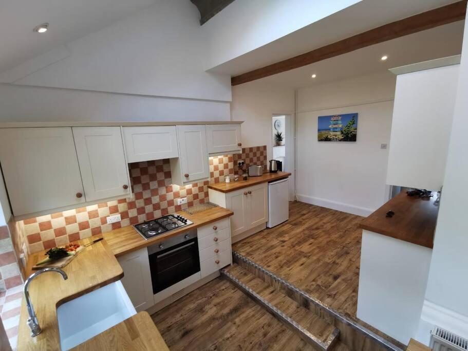 Beautiful Gate House A 4 Minute Walk From *